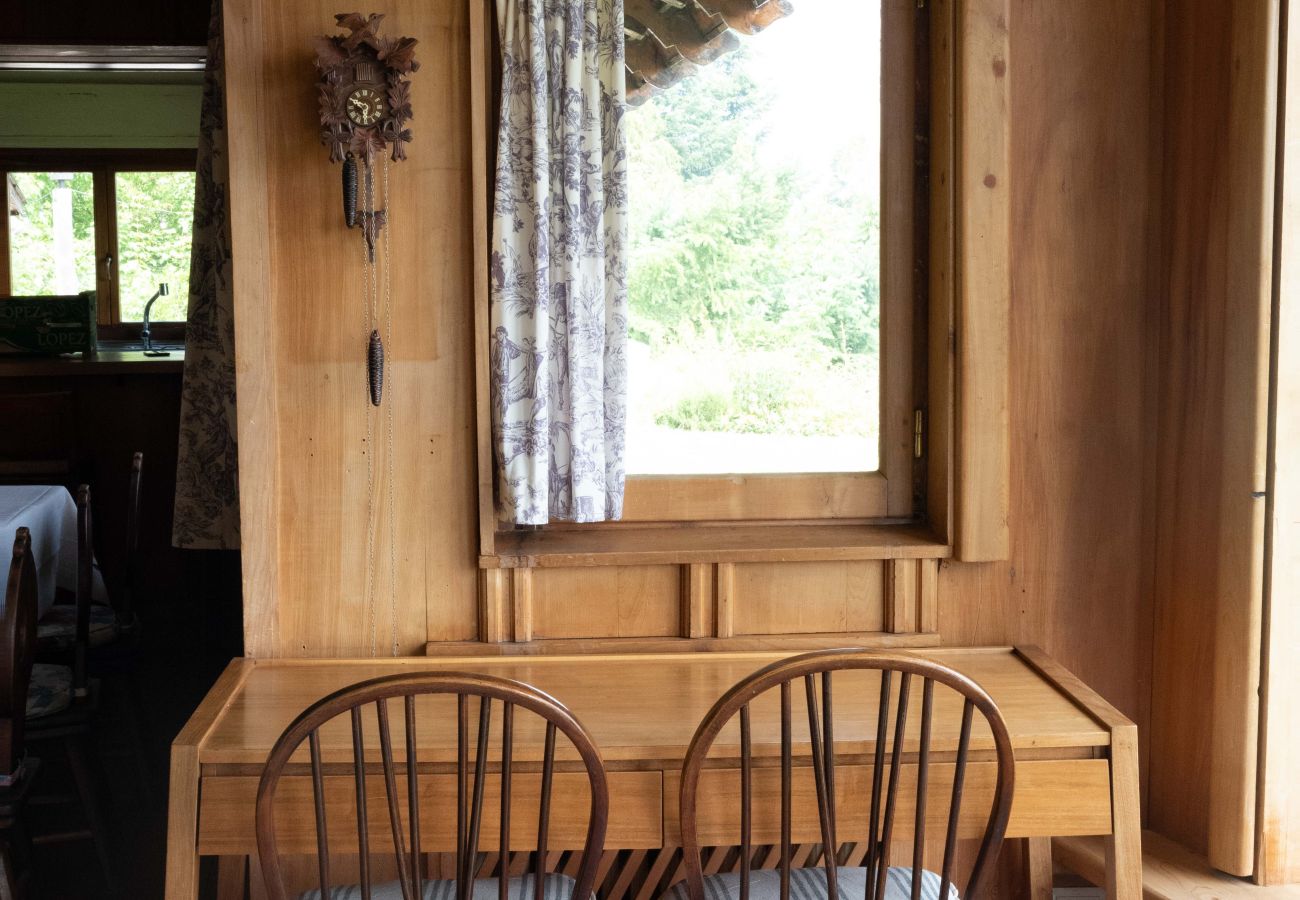 Casa a San Carlos de Bariloche - VIEW06 Excelente casa con vistas al lago Nahuel Huapi y un amplio parque arbolado