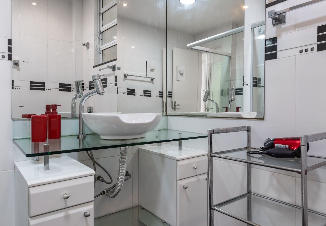 Appartamento a Rio de Janeiro - Perfeito em Copacabana |Quarto confortável| BR401 