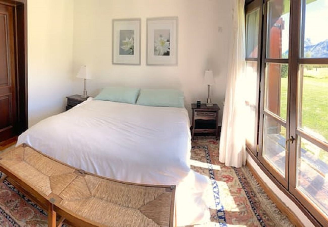 Appartamento a San Carlos de Bariloche - ARE10 - CÁLIDO Y CÓMODO DEPARTAMENTO CON VISTA A LA MONTAÑA Y SALIDA DIRECTA AL CAMPO DE POLO