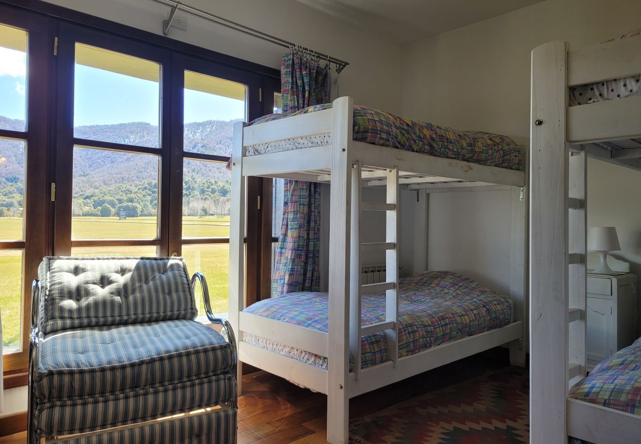 Appartamento a San Carlos de Bariloche - ARE10 - CÁLIDO Y CÓMODO DEPARTAMENTO CON VISTA A LA MONTAÑA Y SALIDA DIRECTA AL CAMPO DE POLO