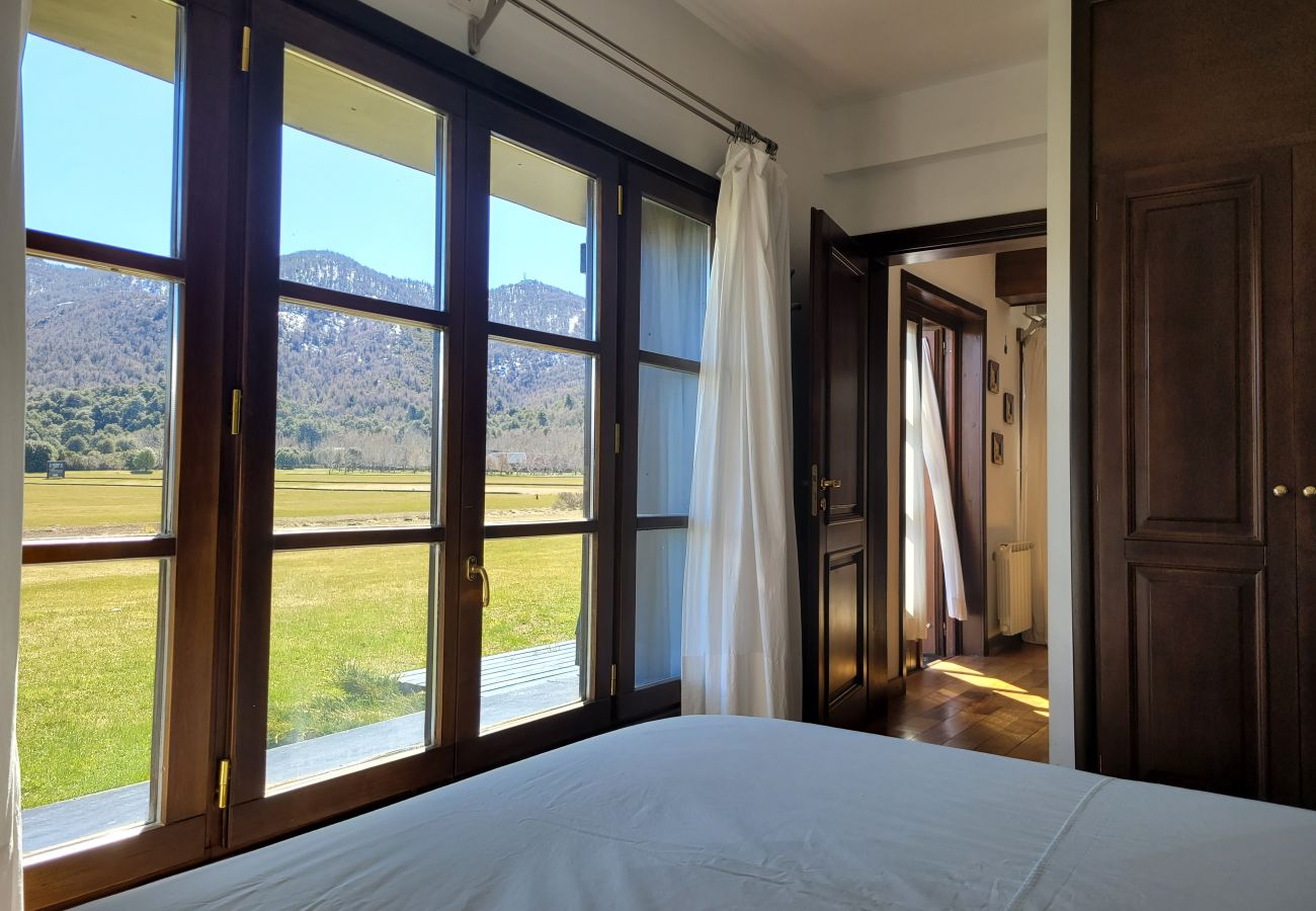 Appartamento a San Carlos de Bariloche - ARE10 - CÁLIDO Y CÓMODO DEPARTAMENTO CON VISTA A LA MONTAÑA Y SALIDA DIRECTA AL CAMPO DE POLO