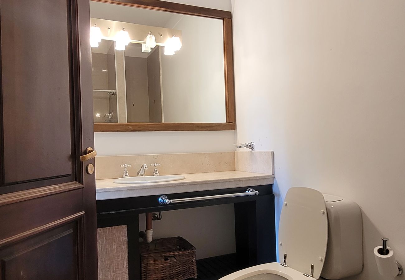 Appartamento a San Carlos de Bariloche - ARE10 - CÁLIDO Y CÓMODO DEPARTAMENTO CON VISTA A LA MONTAÑA Y SALIDA DIRECTA AL CAMPO DE POLO