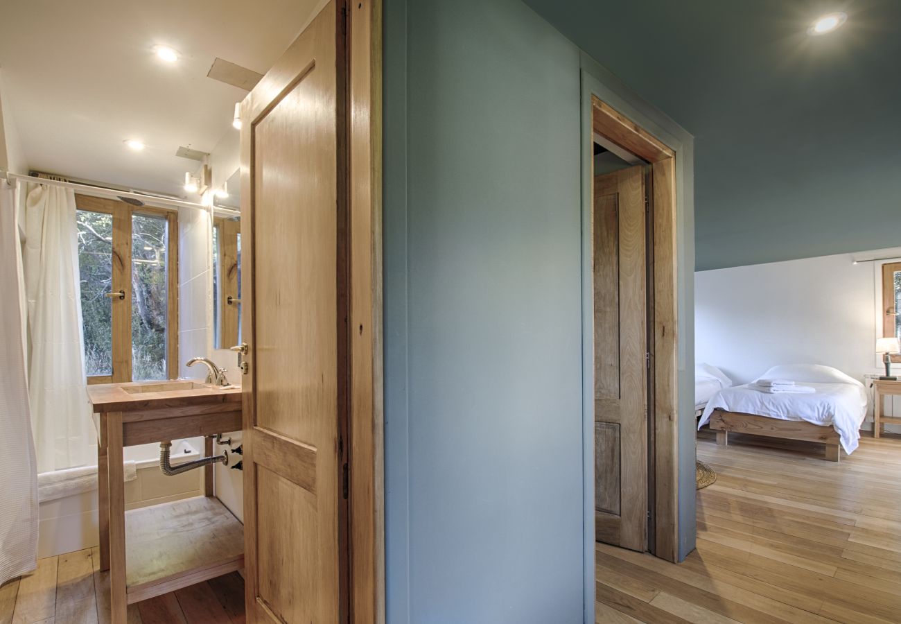 Casa a San Carlos de Bariloche - PENI03 EXCLUSIVA Y PRIVADA CASA UBICADA EN UNA CHACRA DE 10 HECTÁREAS