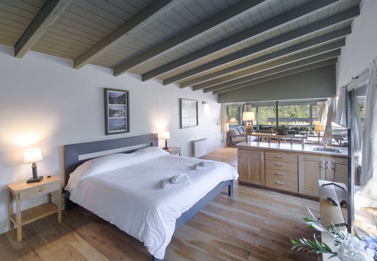 Casa a San Carlos de Bariloche - PENI03 EXCLUSIVA Y PRIVADA CASA UBICADA EN UNA CHACRA DE 10 HECTÁREAS