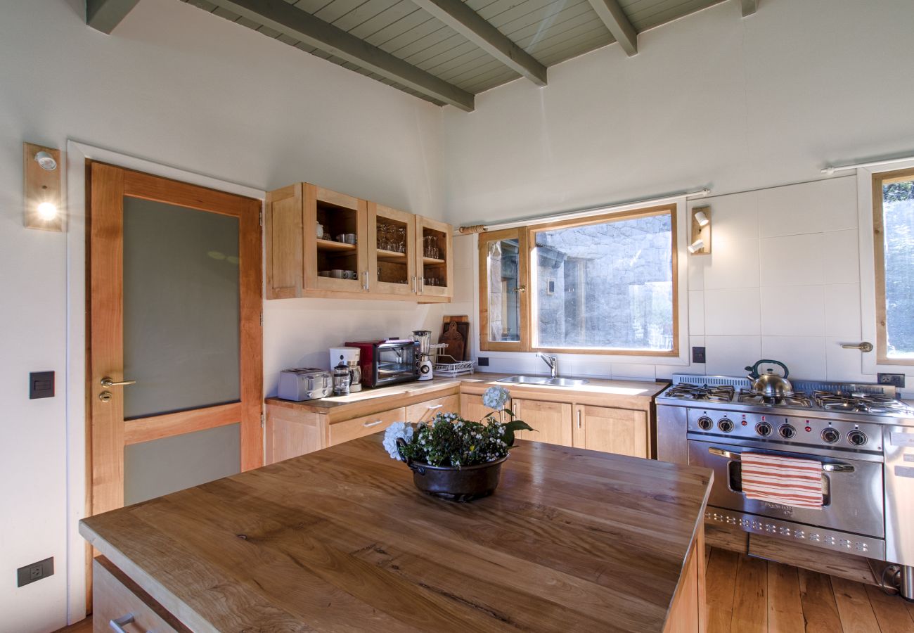 Casa a San Carlos de Bariloche - PENI03 EXCLUSIVA Y PRIVADA CASA UBICADA EN UNA CHACRA DE 10 HECTÁREAS