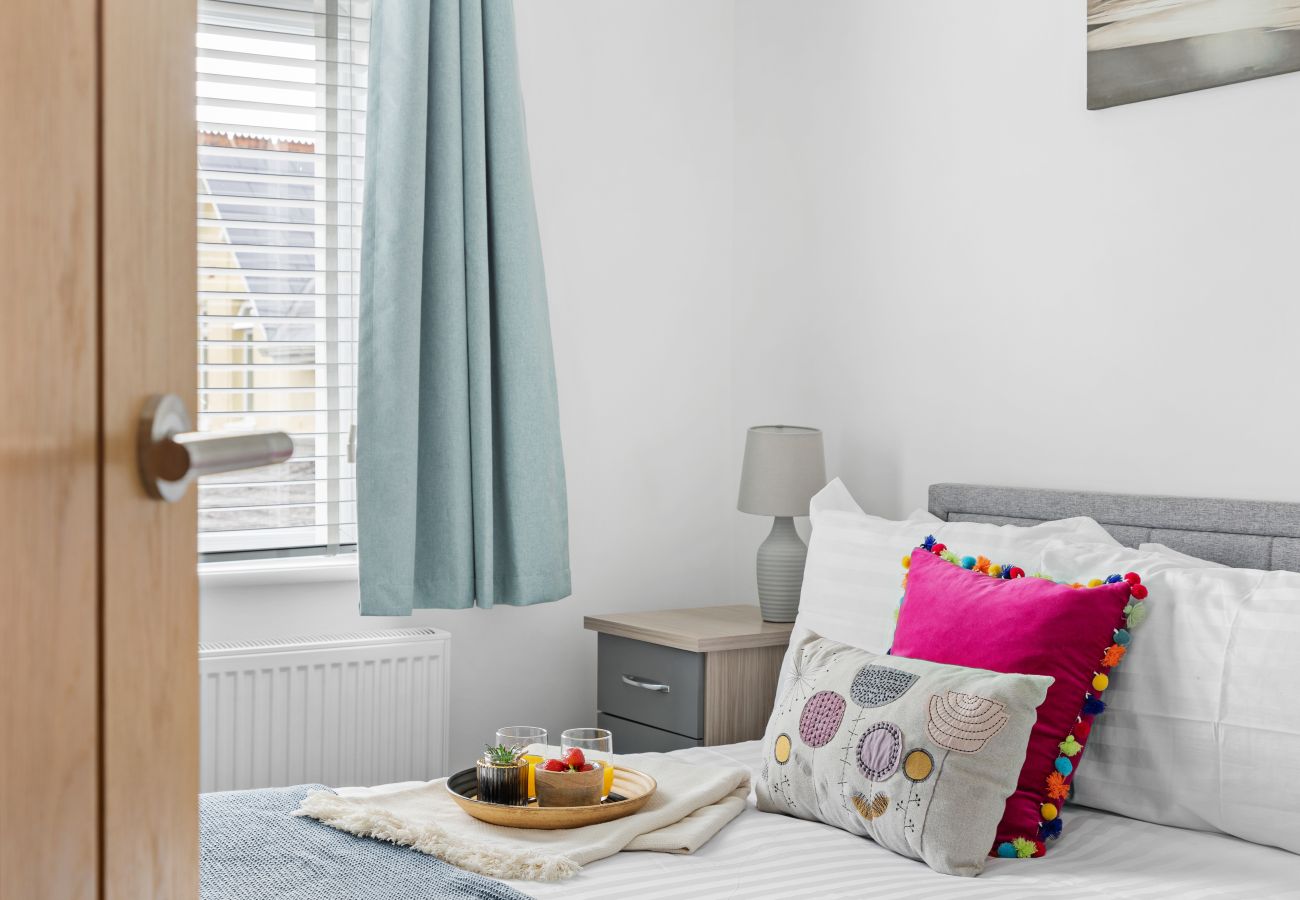 Casa a Bishopsteignton - Greenacre – Contemporary 5-Bedroom Devon Hideaway with Gardens & Parking