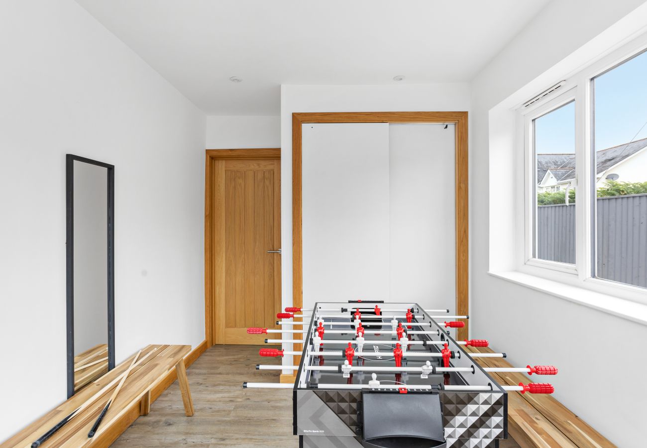 Casa a Bishopsteignton - Greenacre – Contemporary 5-Bedroom Devon Hideaway with Gardens & Parking