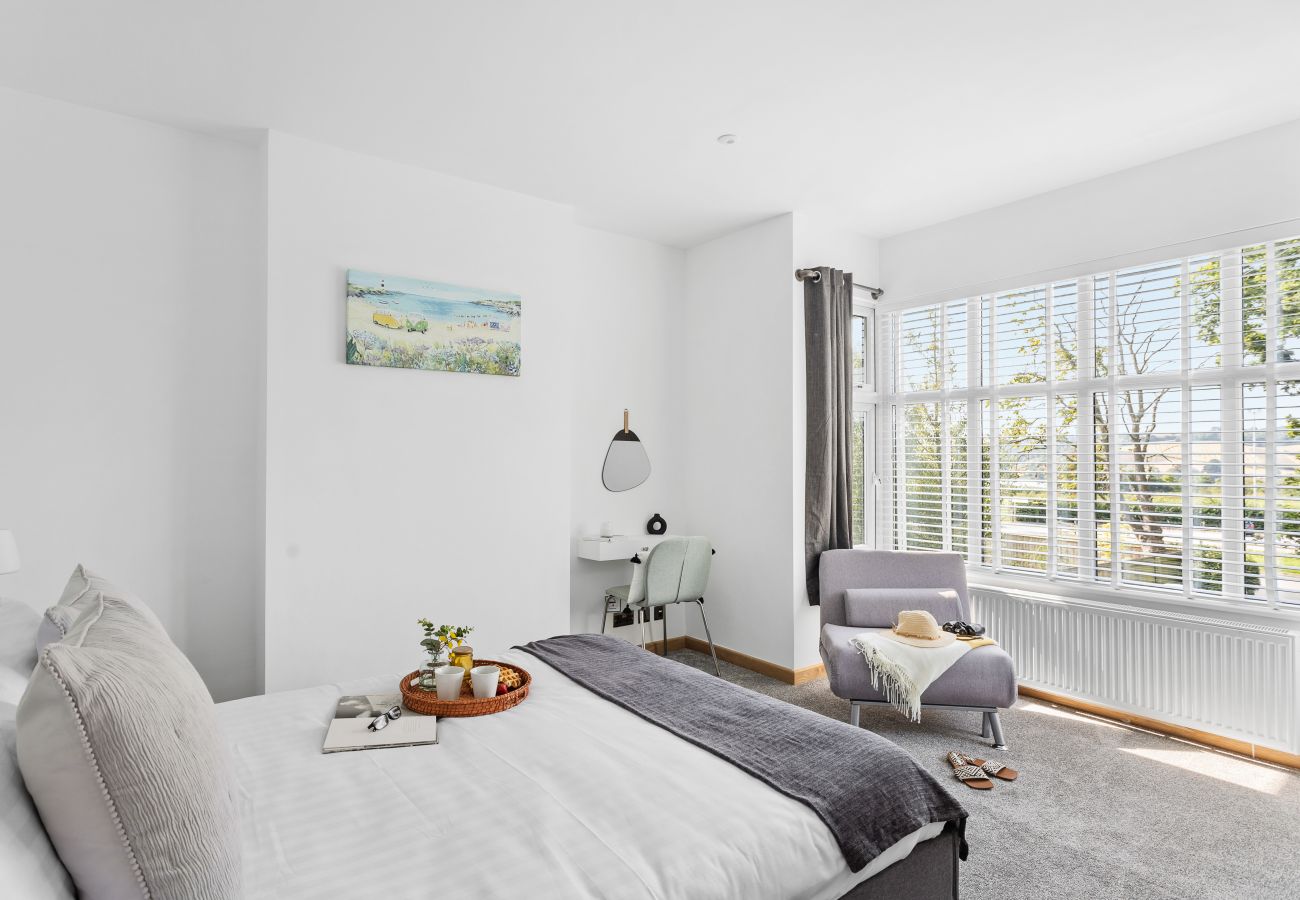 Casa a Bishopsteignton - Greenacre – Contemporary 5-Bedroom Devon Hideaway with Gardens & Parking