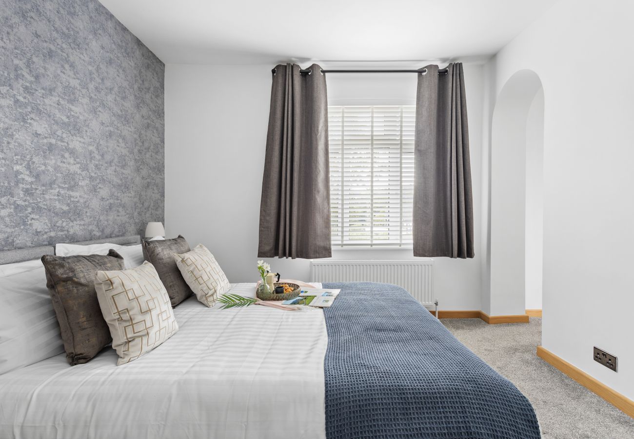 Casa a Bishopsteignton - Greenacre – Contemporary 5-Bedroom Devon Hideaway with Gardens & Parking