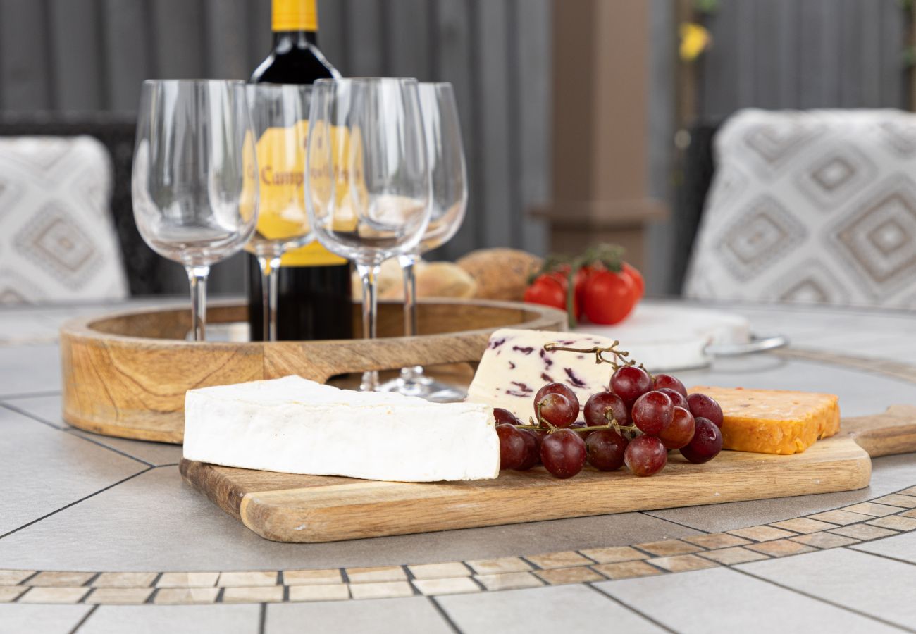 Casa a Bishopsteignton - Greenacre – Contemporary 5-Bedroom Devon Hideaway with Gardens & Parking