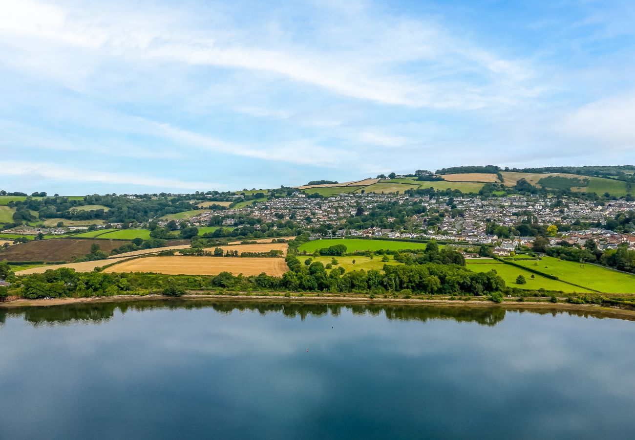 Casa a Bishopsteignton - Greenacre – Contemporary 5-Bedroom Devon Hideaway with Gardens & Parking