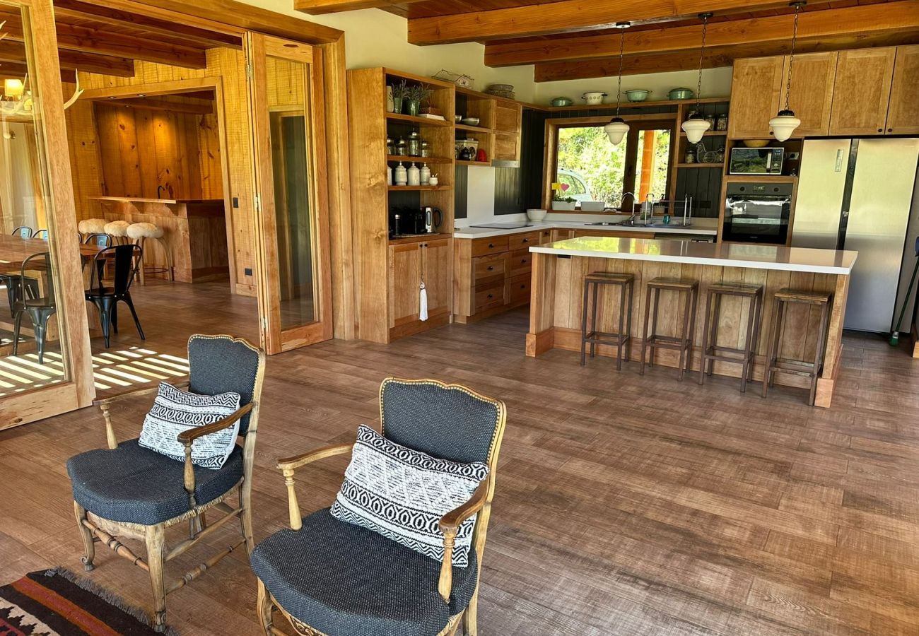 Casa a San Carlos de Bariloche - ARE11 INCREIBLE CASA EN ARELAUQUEN CON VISTAS A LOS CERROS CATEDRAL, OTTO Y VENTANA 