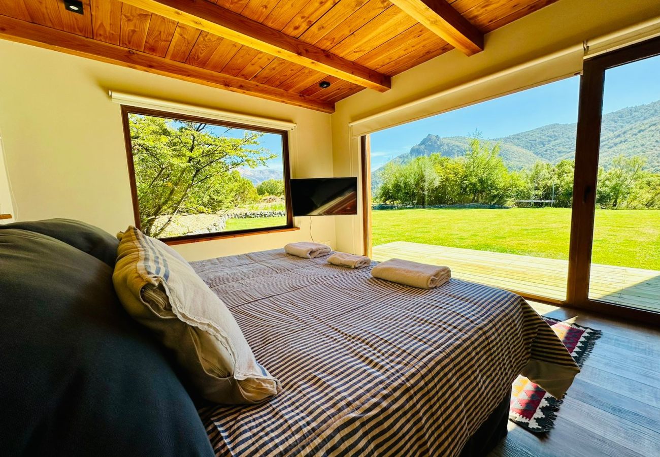 Casa a San Carlos de Bariloche - ARE11 INCREIBLE CASA EN ARELAUQUEN CON VISTAS A LOS CERROS CATEDRAL, OTTO Y VENTANA 