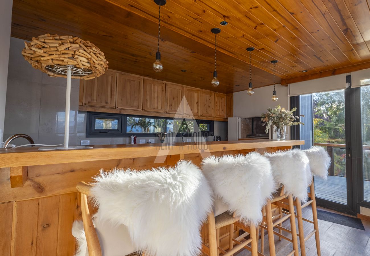 Casa a San Carlos de Bariloche - HUAPI48C | Villa exclusiva sobre el Nahuel Huapi con HOT TUBE