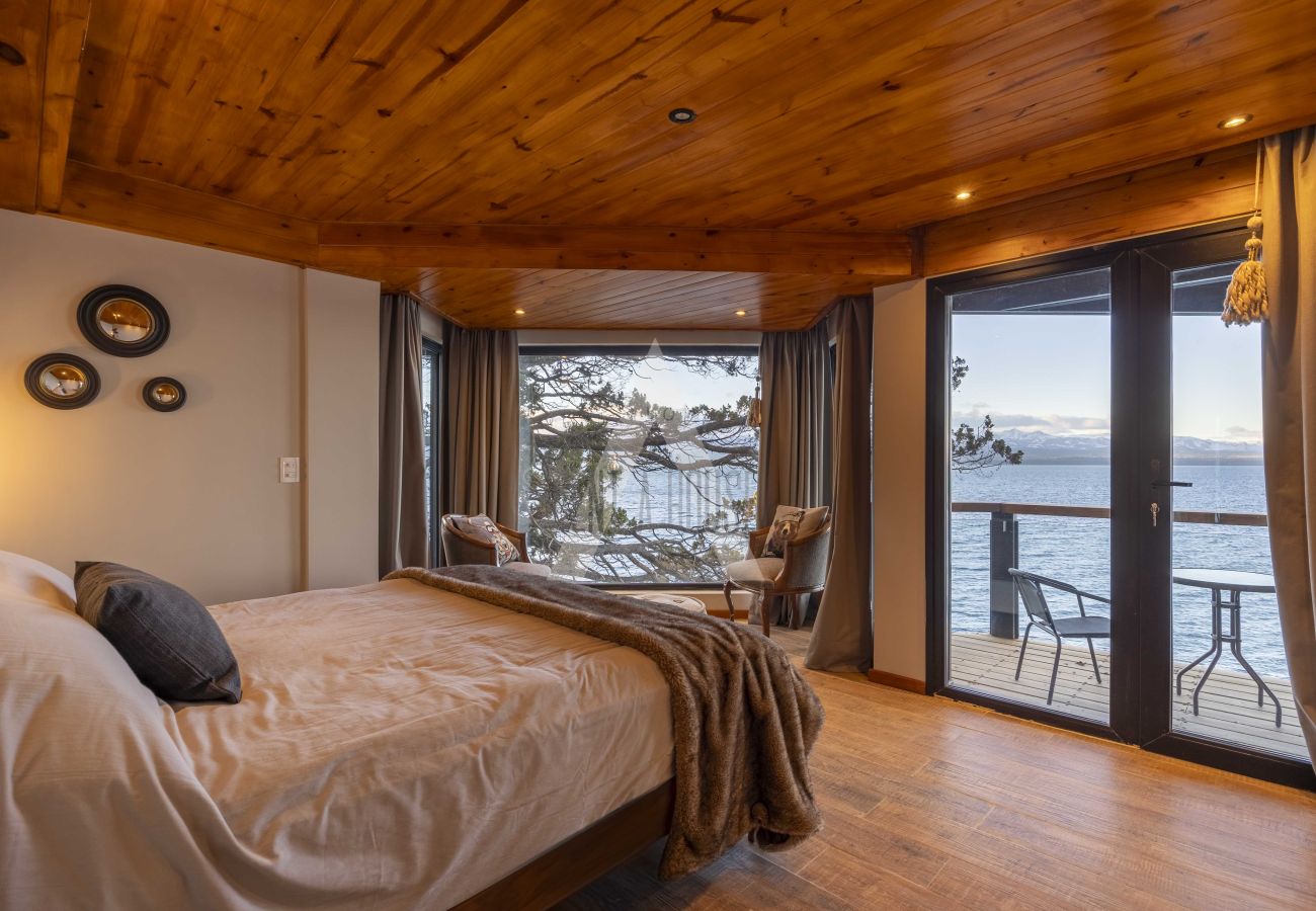 Casa a San Carlos de Bariloche - HUAPI48C | Villa exclusiva sobre el Nahuel Huapi con HOT TUBE