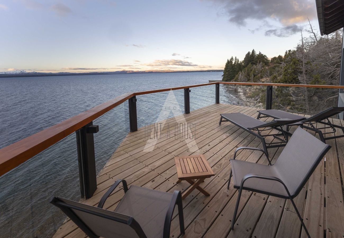 Casa a San Carlos de Bariloche - HUAPI48C | Villa exclusiva sobre el Nahuel Huapi con HOT TUBE