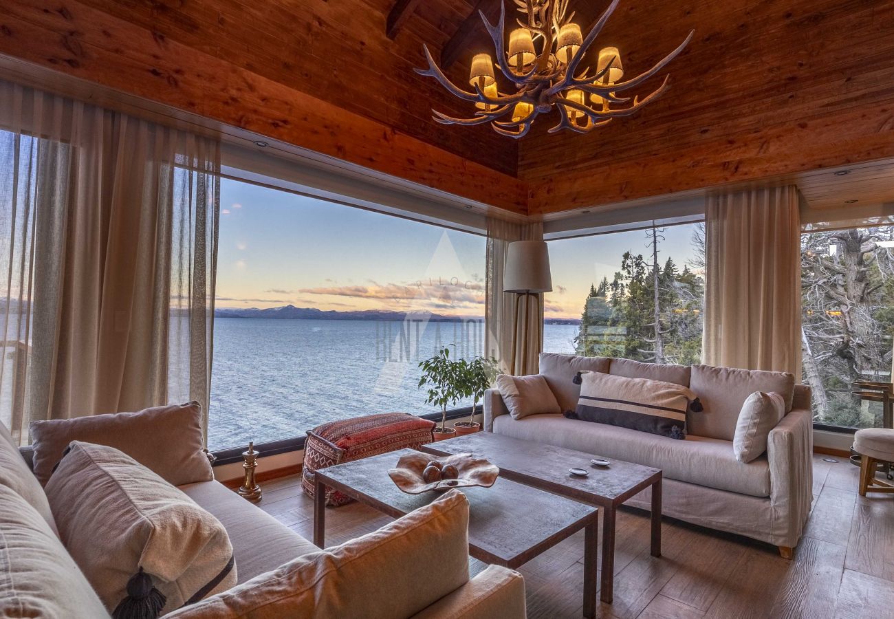 Casa a San Carlos de Bariloche - HUAPI48C | Villa exclusiva sobre el Nahuel Huapi con HOT TUBE