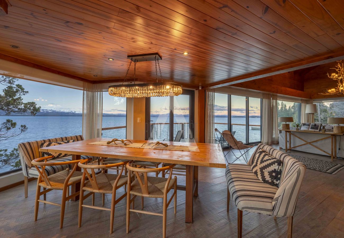 Casa a San Carlos de Bariloche - HUAPI48C | Villa exclusiva sobre el Nahuel Huapi con HOT TUBE