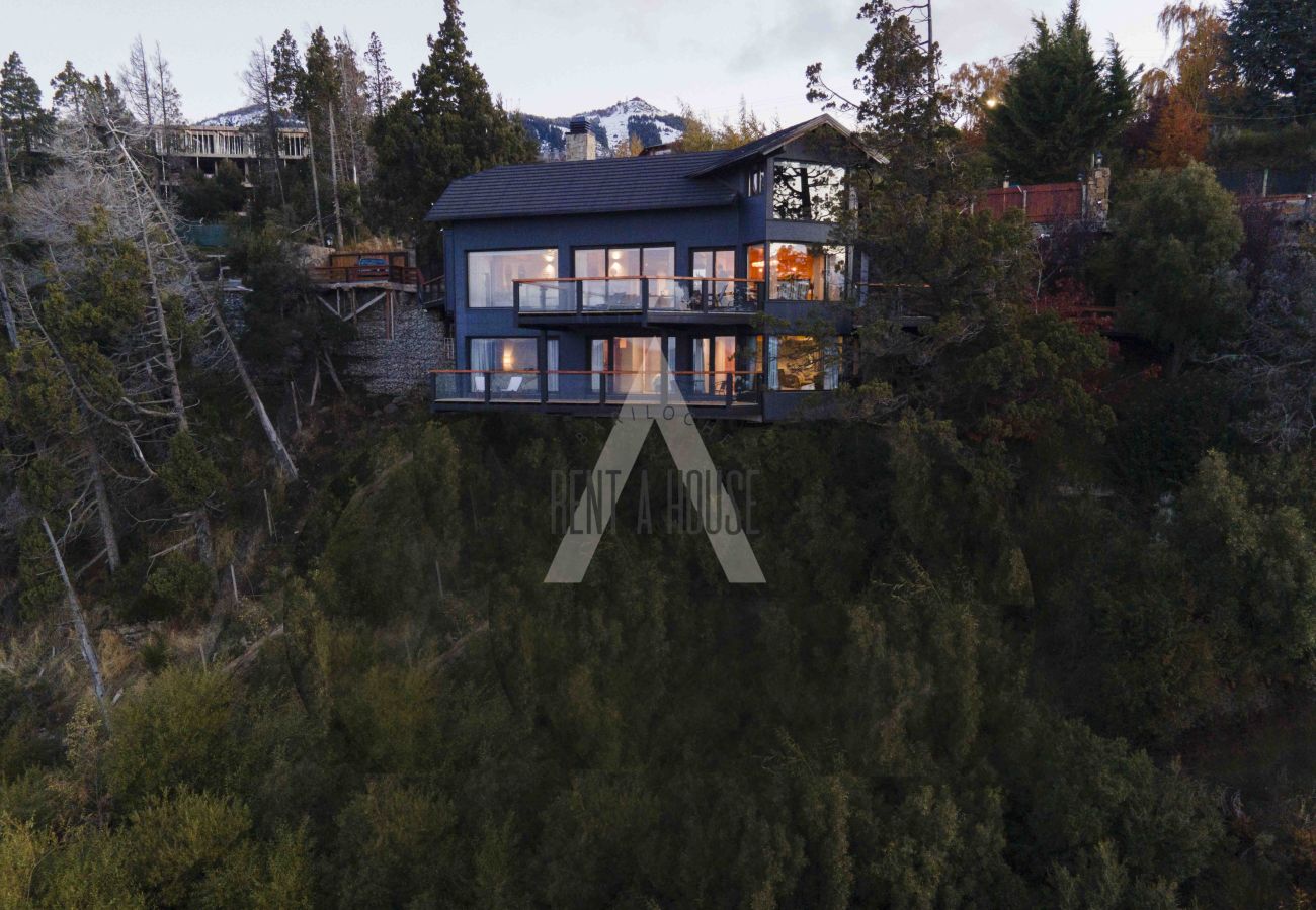 Casa a San Carlos de Bariloche - HUAPI48C | Villa exclusiva sobre el Nahuel Huapi con HOT TUBE