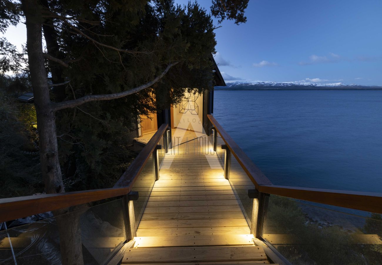 Casa a San Carlos de Bariloche - HUAPI48C | Villa exclusiva sobre el Nahuel Huapi con HOT TUBE