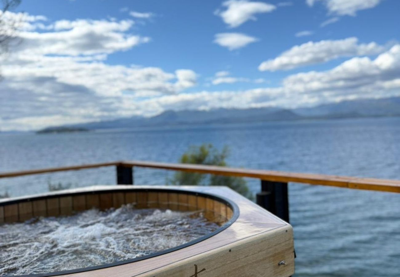 Casa a San Carlos de Bariloche - HUAPI48C | Villa exclusiva sobre el Nahuel Huapi con HOT TUBE
