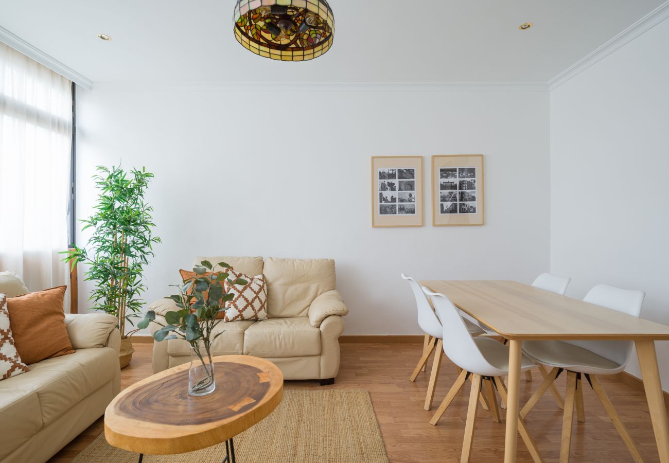 Appartamento a Las Palmas de Gran Canaria - Moderno appartamento con 3 camere da letto vicino a Triana