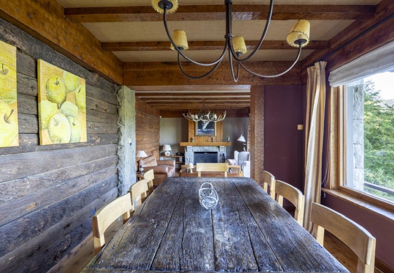 Casa a San Carlos de Bariloche - VENAH01 CÁLIDA Y CÓMODA CASA EN BARRIO CERRADO CON COSTA DE LAGO