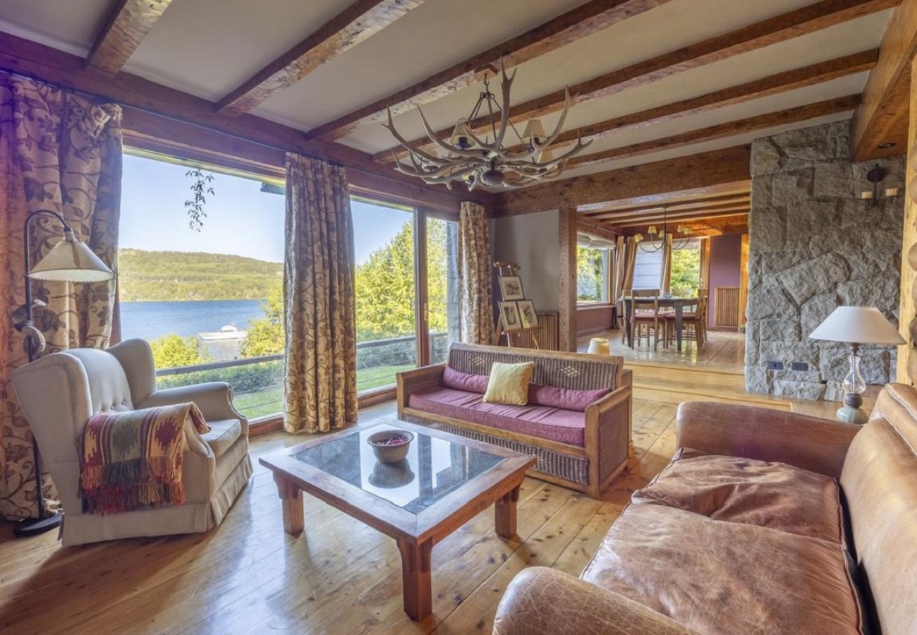 Casa a San Carlos de Bariloche - VENAH01 CÁLIDA Y CÓMODA CASA EN BARRIO CERRADO CON COSTA DE LAGO