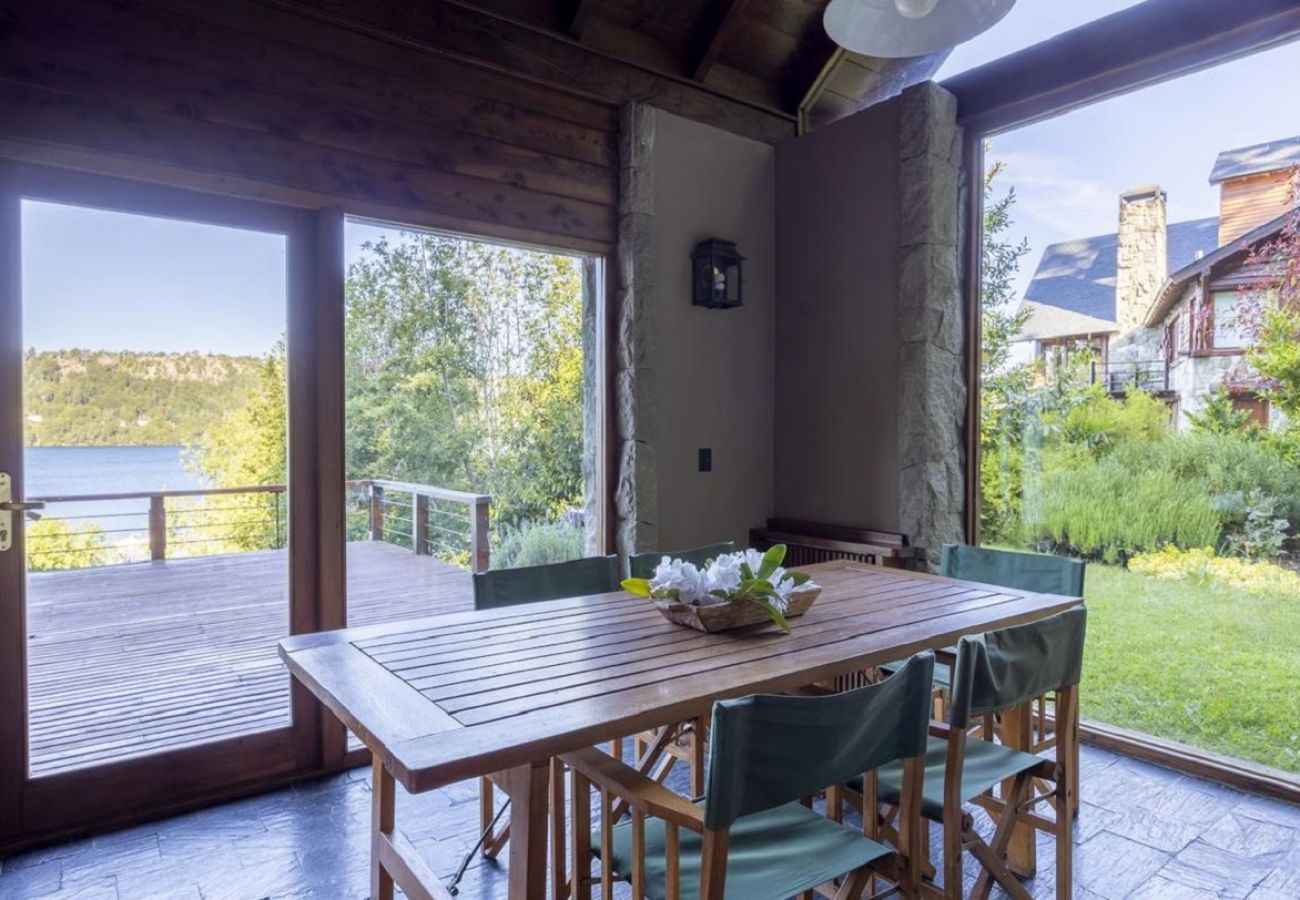 Casa a San Carlos de Bariloche - VENAH01 CÁLIDA Y CÓMODA CASA EN BARRIO CERRADO CON COSTA DE LAGO