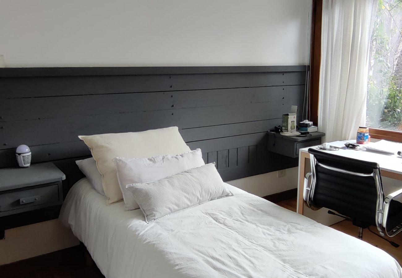 Casa a San Carlos de Bariloche - ARE55 ESPECTACULAR CASA CON QUINCHO INTEGRADO Y PILETA CLIMATIZADA