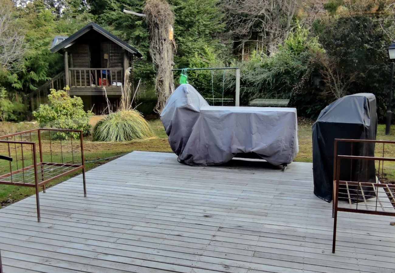 Casa a San Carlos de Bariloche - ARE55 ESPECTACULAR CASA CON QUINCHO INTEGRADO Y PILETA CLIMATIZADA