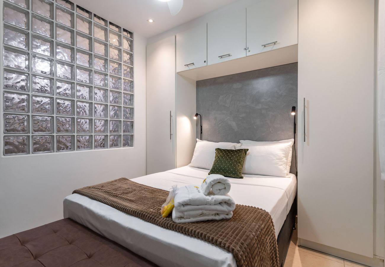 Appartamento a Rio de Janeiro - Em frente ao metrô e 8 minutos da praia | SF228