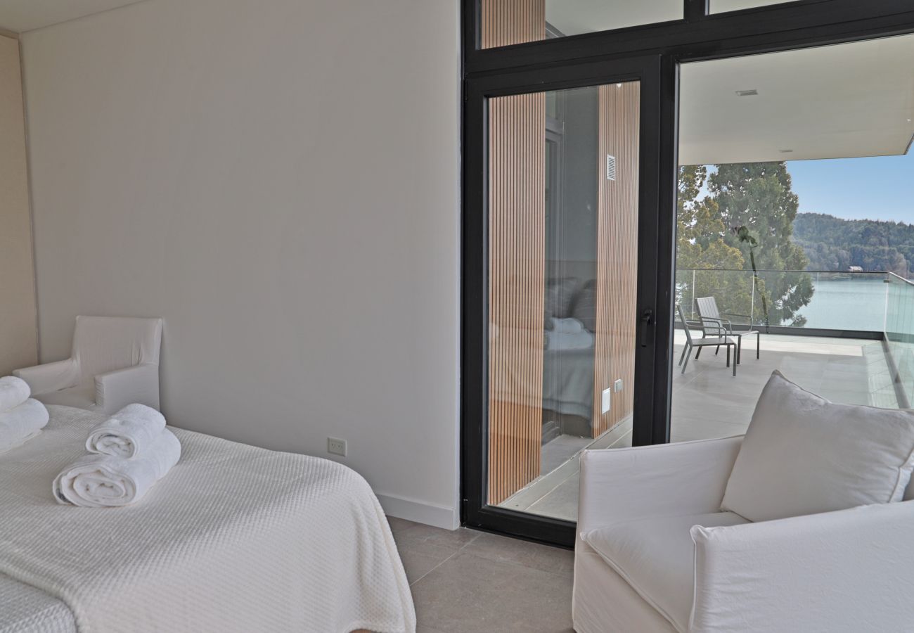 Appartamento a San Carlos de Bariloche - HUAPI43C Departamento de lujo sobre el lago Nahuel Huapi en moderno complejo