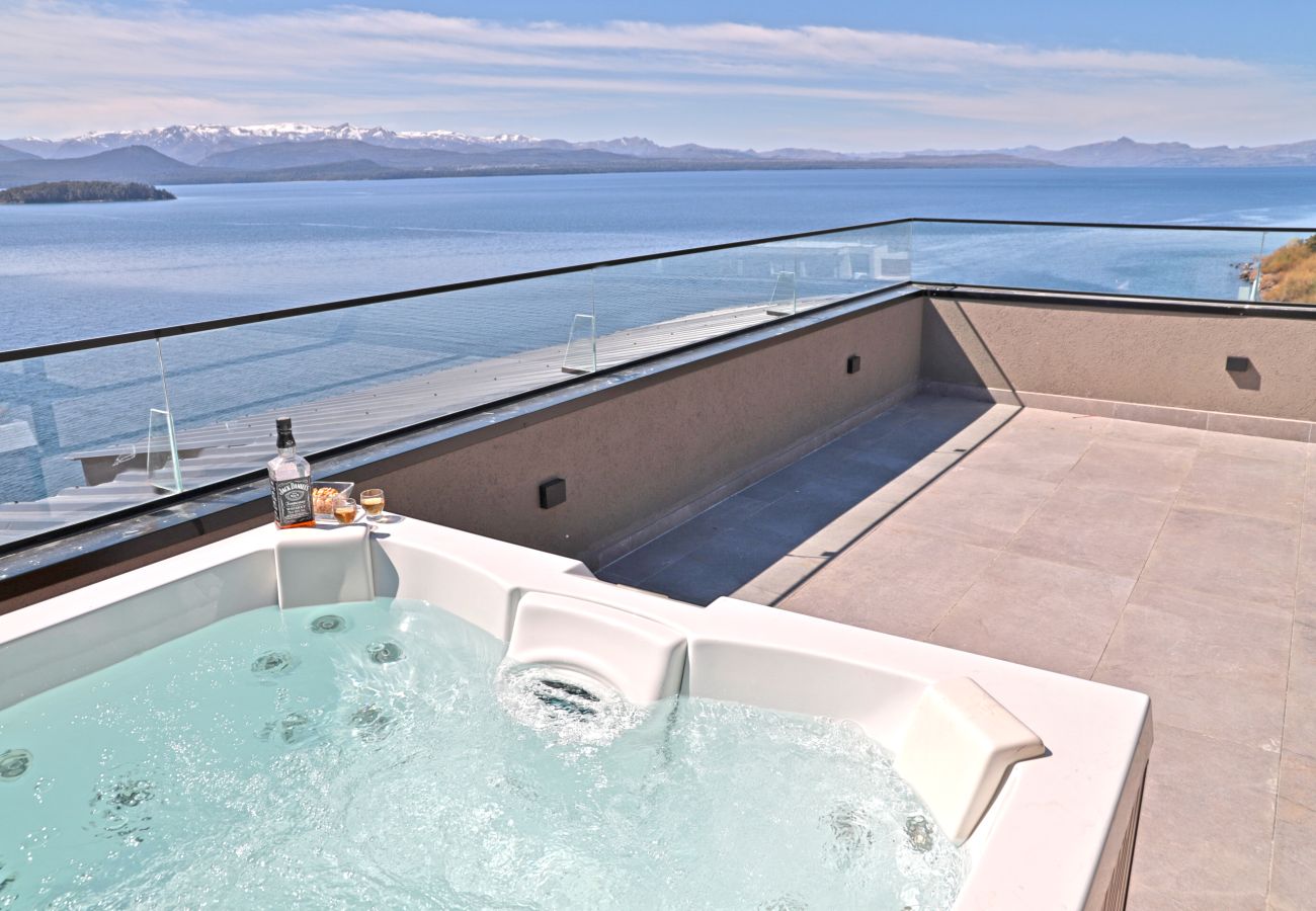 Appartamento a San Carlos de Bariloche - HUAPI43C Departamento de lujo sobre el lago Nahuel Huapi en moderno complejo
