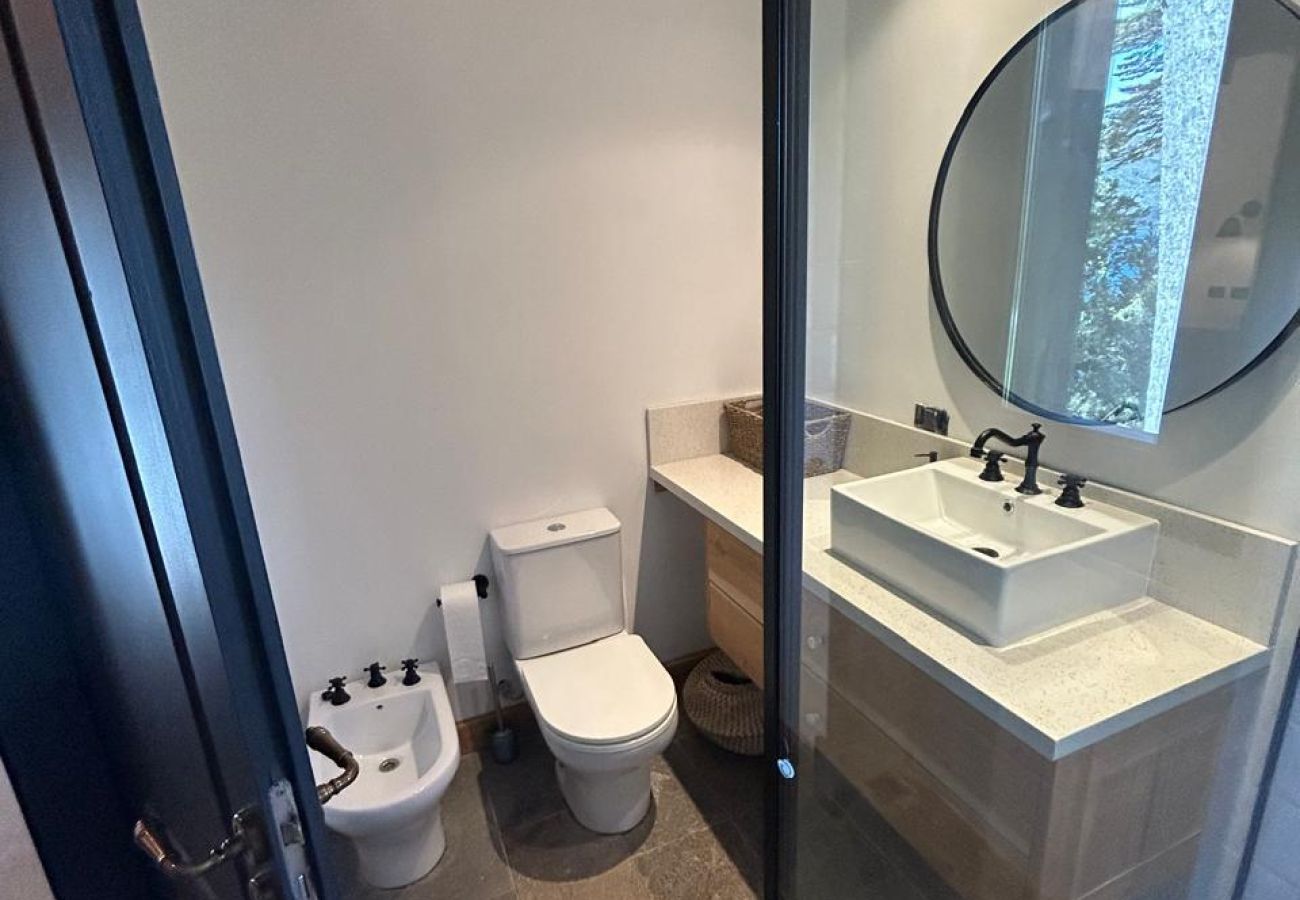 Casa a San Carlos de Bariloche - ARE21 CASA DE MONTAÑA CON VISTA AL LAGO EN ARELAUQUEN