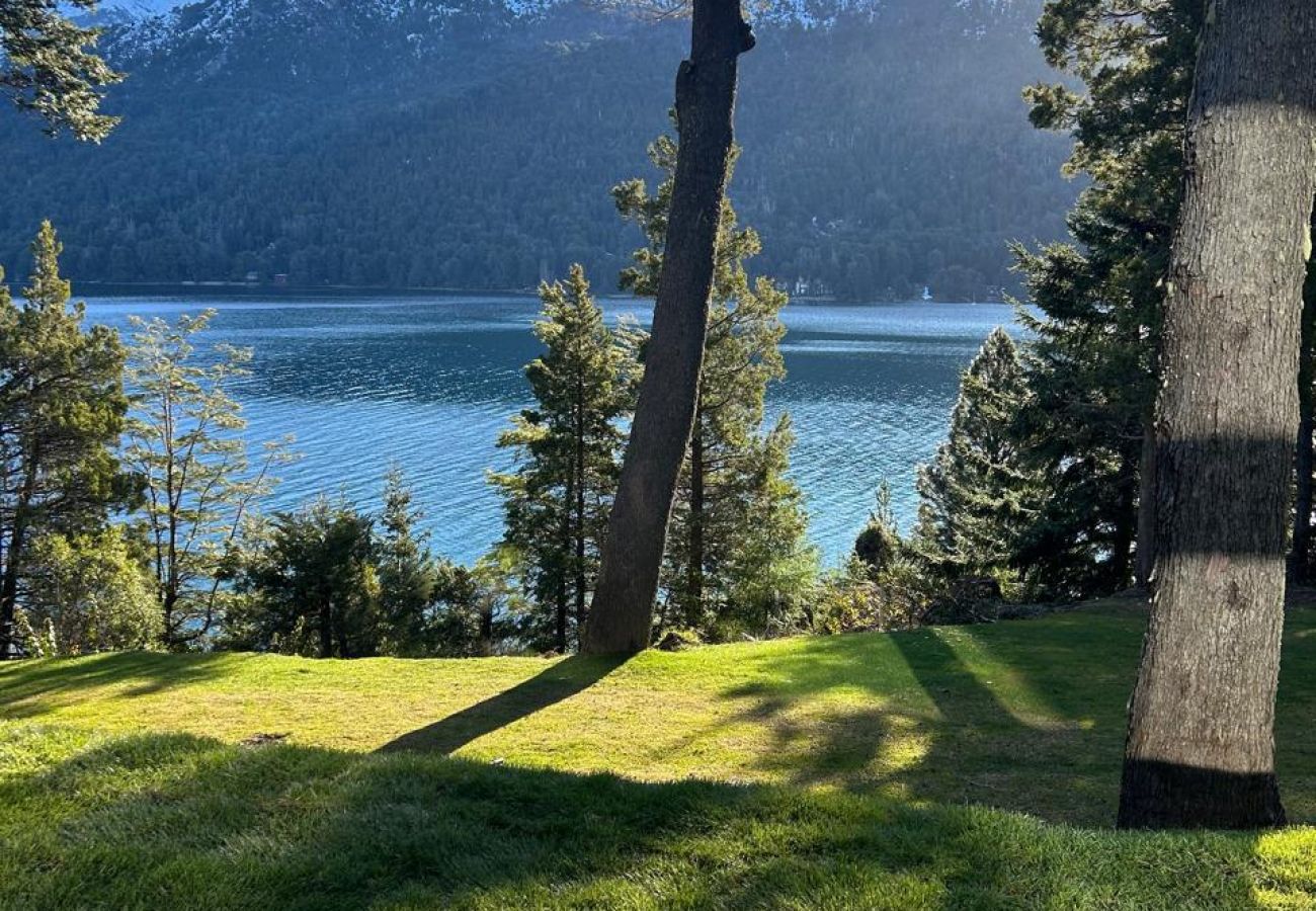 Casa a San Carlos de Bariloche - ARE21 CASA DE MONTAÑA CON VISTA AL LAGO EN ARELAUQUEN