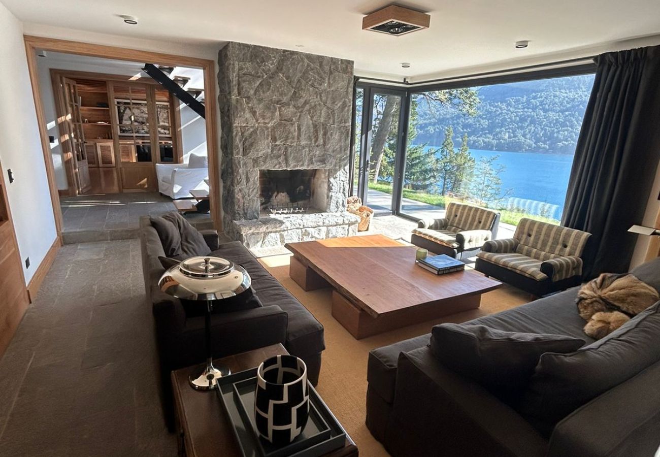 Casa a San Carlos de Bariloche - ARE21 CASA DE MONTAÑA CON VISTA AL LAGO EN ARELAUQUEN