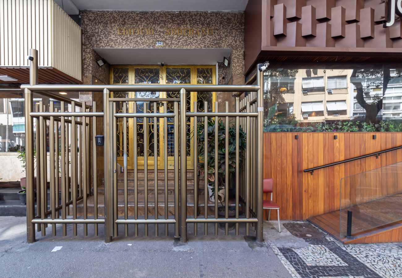 Appartamento a Rio de Janeiro - Apartamento em Copacabana a 3 minutos da Praia | NSC602