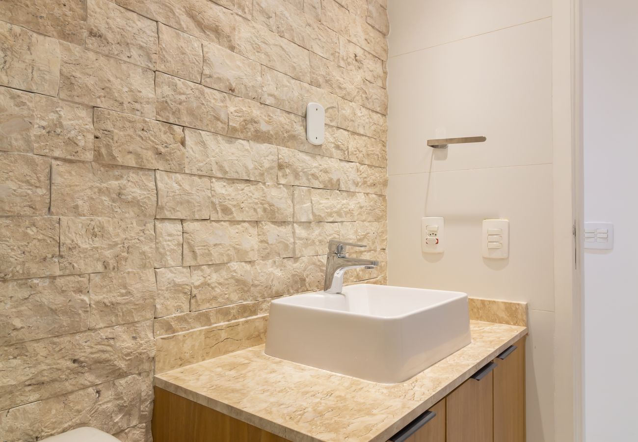 Appartamento a Rio de Janeiro - Conforto no Leblon a 10 minutos da praia | BM802 