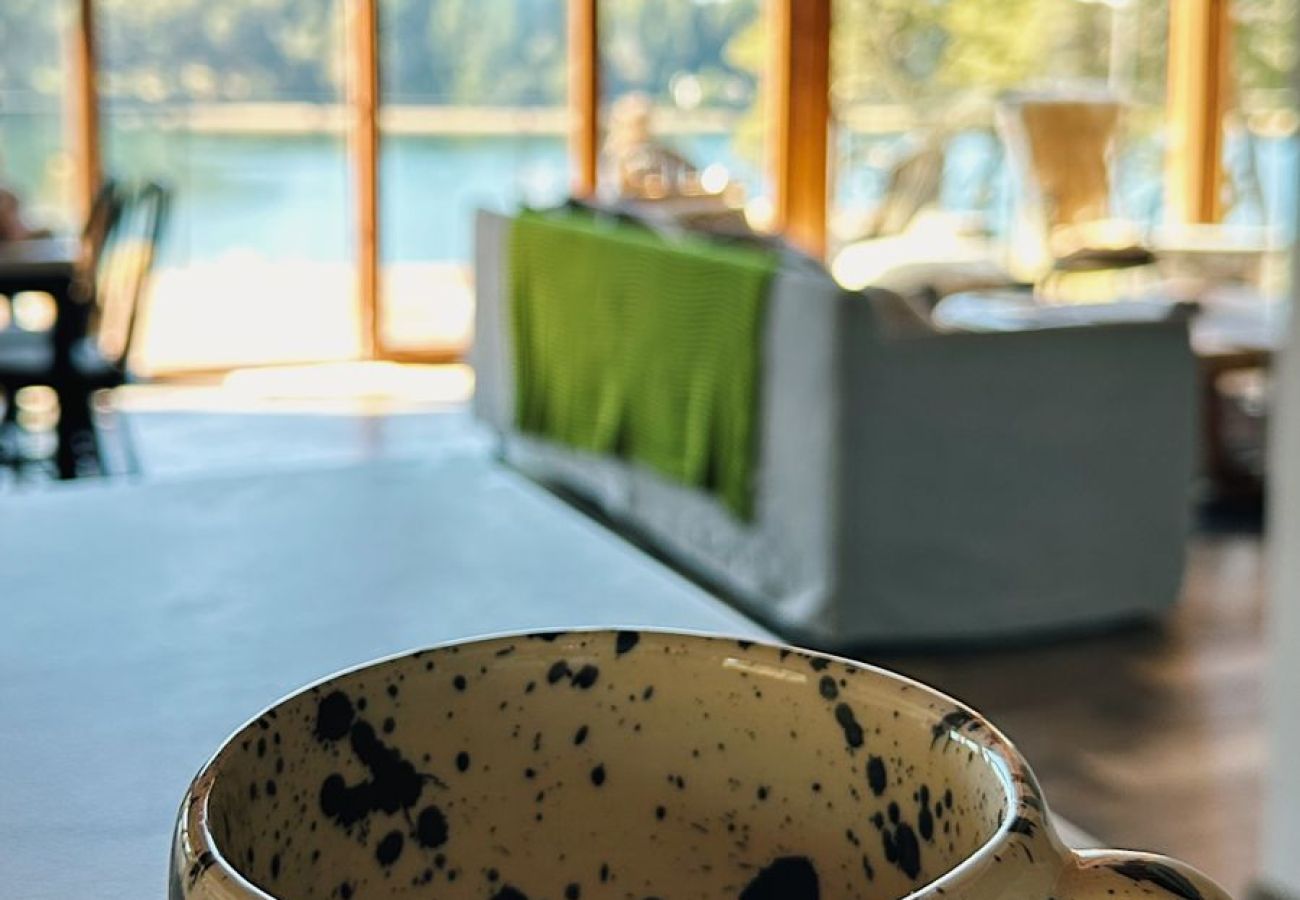 Casa a San Carlos de Bariloche - TREBOL04 CANCHERÍSIMA CASA RECIENTEMENTE REFACCIONADA SOBRE LAGUNA EL TRÉBOL