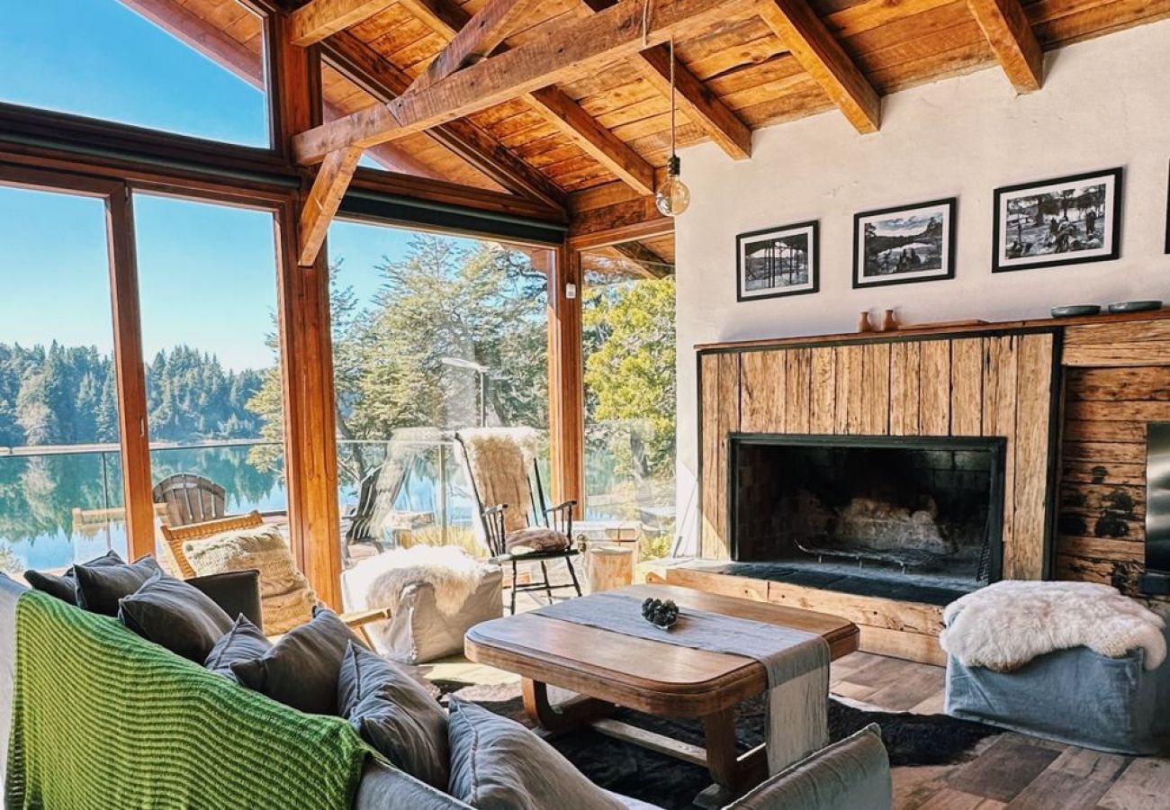 Casa a San Carlos de Bariloche - TREBOL04 CANCHERÍSIMA CASA RECIENTEMENTE REFACCIONADA SOBRE LAGUNA EL TRÉBOL