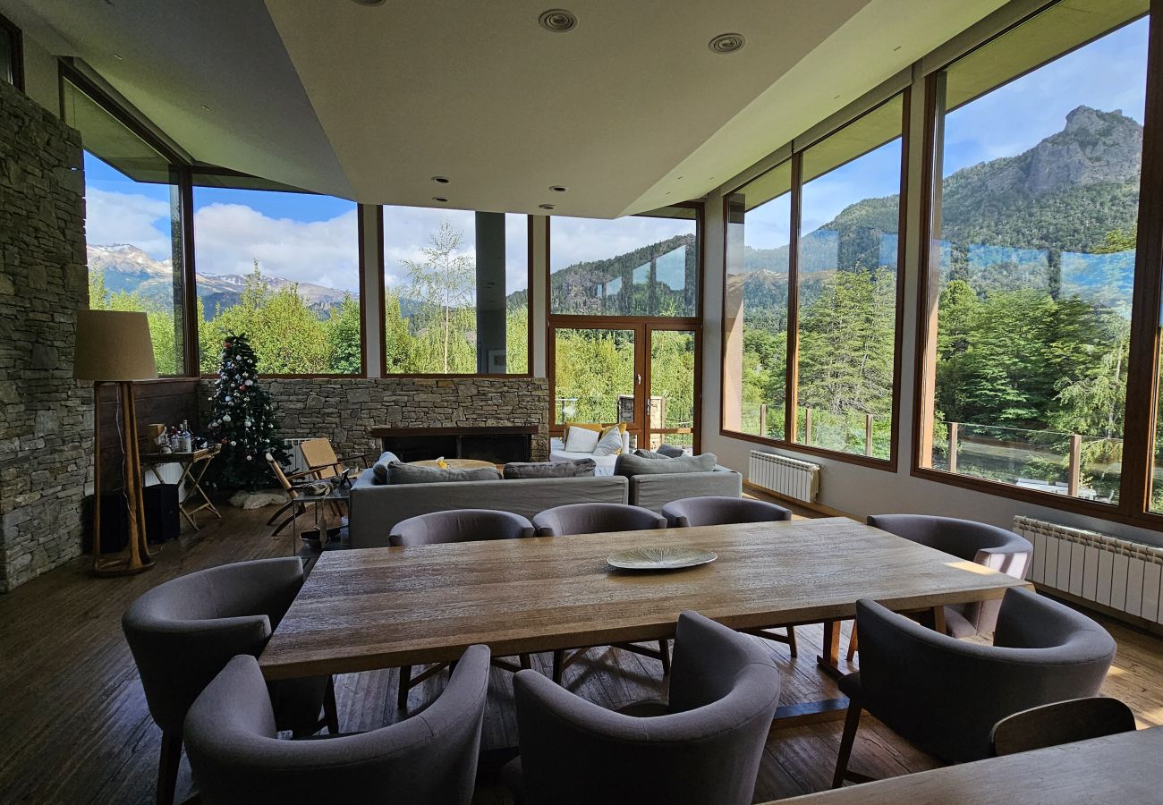 Casa a San Carlos de Bariloche - ARE46 Espectacular Casa en la Cancha de Golf – Arelauquen, Bariloche, Patagonia