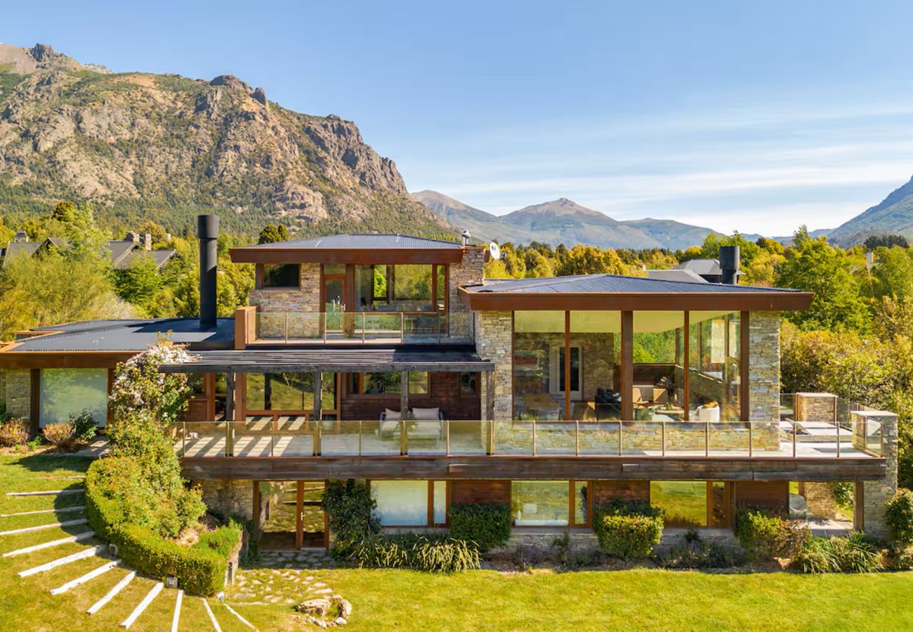 Casa a San Carlos de Bariloche - ARE46 Espectacular Casa en la Cancha de Golf – Arelauquen, Bariloche, Patagonia