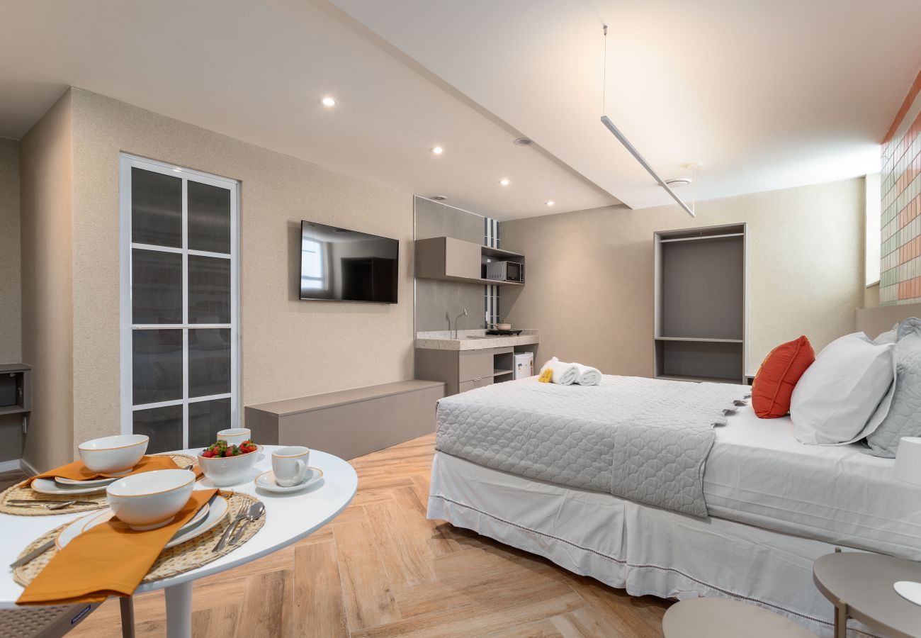 Appartamento a Rio de Janeiro - Charmoso Est&amp;uacute;dio a Poucos Passos da Praia | CNJ Q6