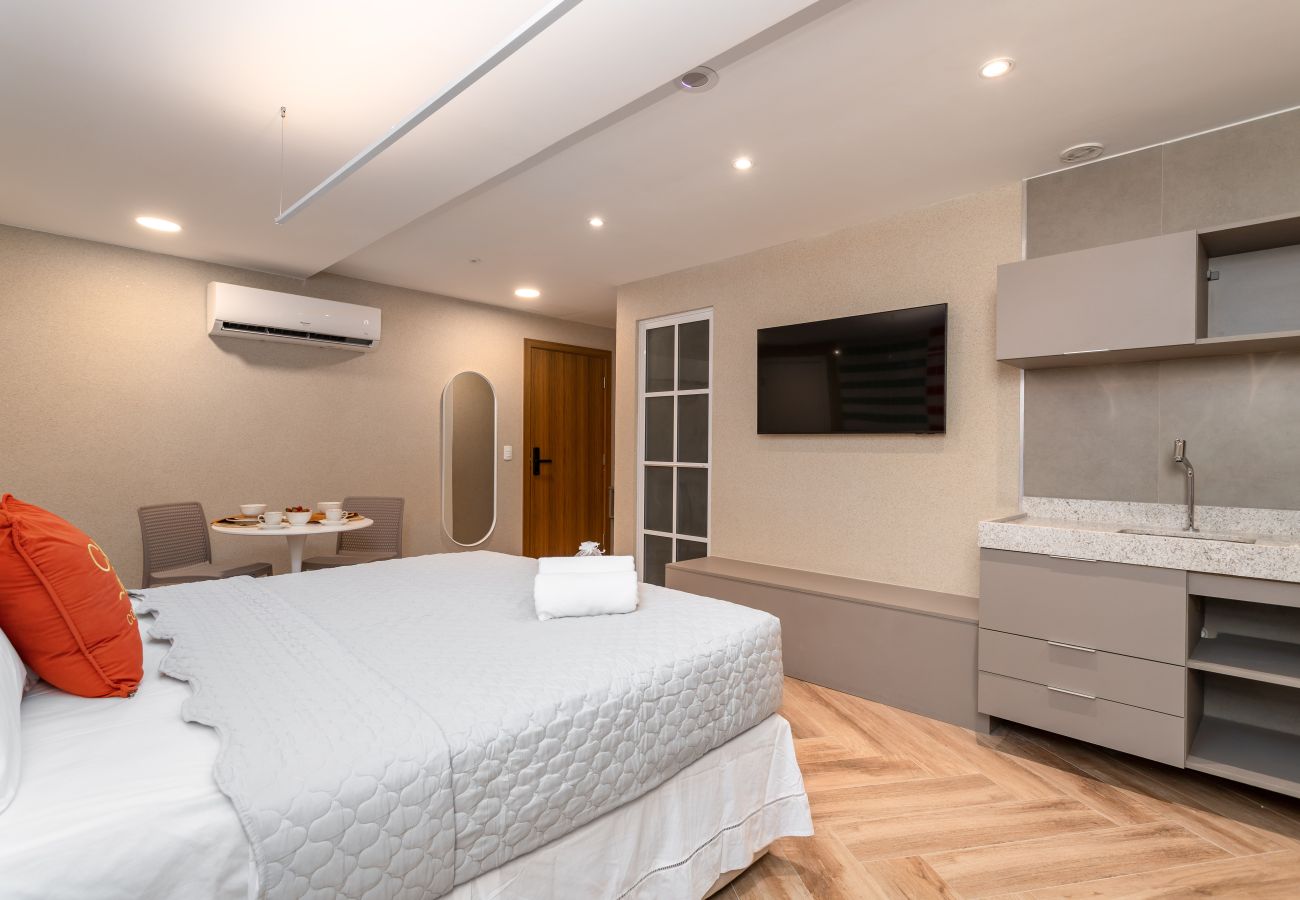 Appartamento a Rio de Janeiro - Charmoso Est&amp;uacute;dio a Poucos Passos da Praia | CNJ Q6