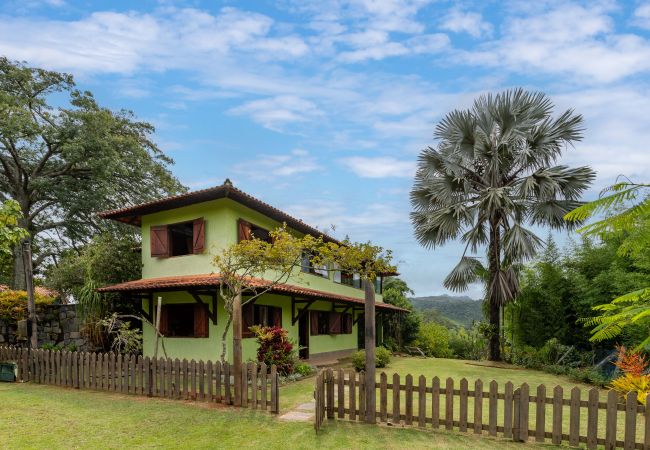 Casa a Miguel Pereira - Refúgio Perfeito em Miguel Pereira | AND61