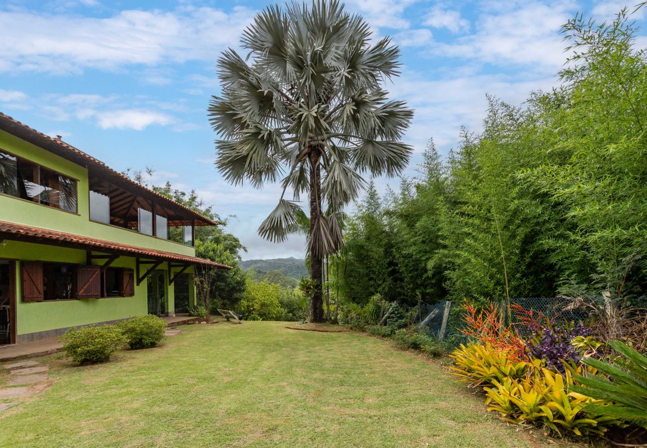 Casa a Miguel Pereira - Refúgio Perfeito em Miguel Pereira | AND61