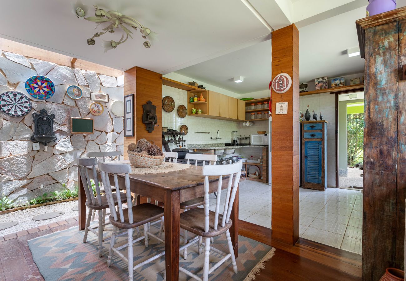 Casa a Miguel Pereira - Refúgio Perfeito em Miguel Pereira | AND61