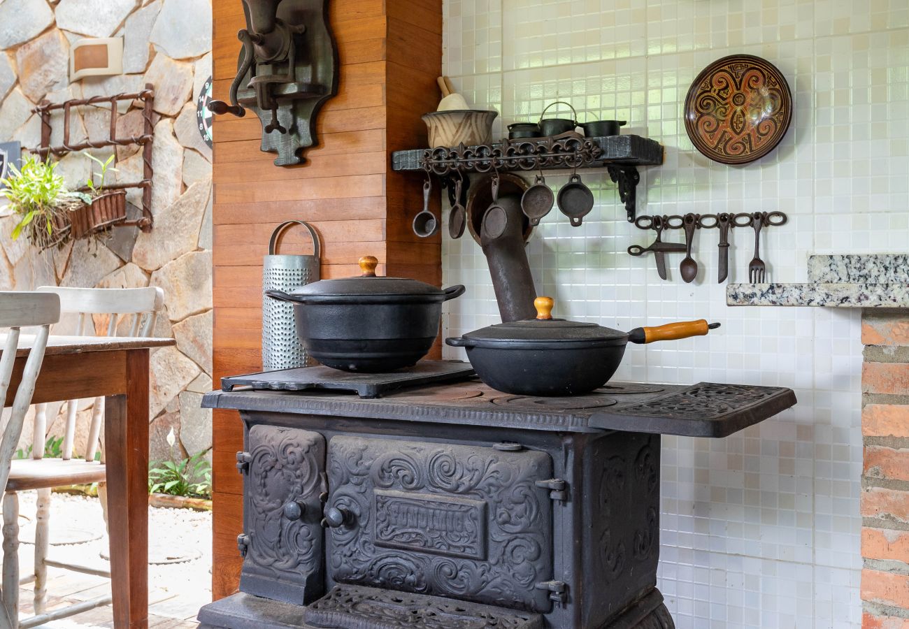 Casa a Miguel Pereira - Refúgio Perfeito em Miguel Pereira | AND61