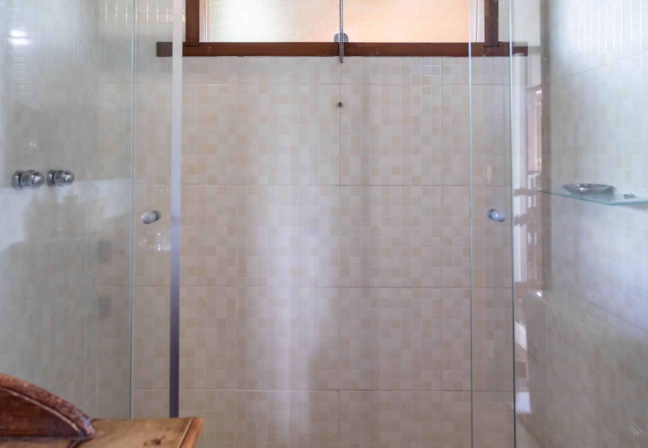 Casa a Miguel Pereira - Refúgio Perfeito em Miguel Pereira | AND61